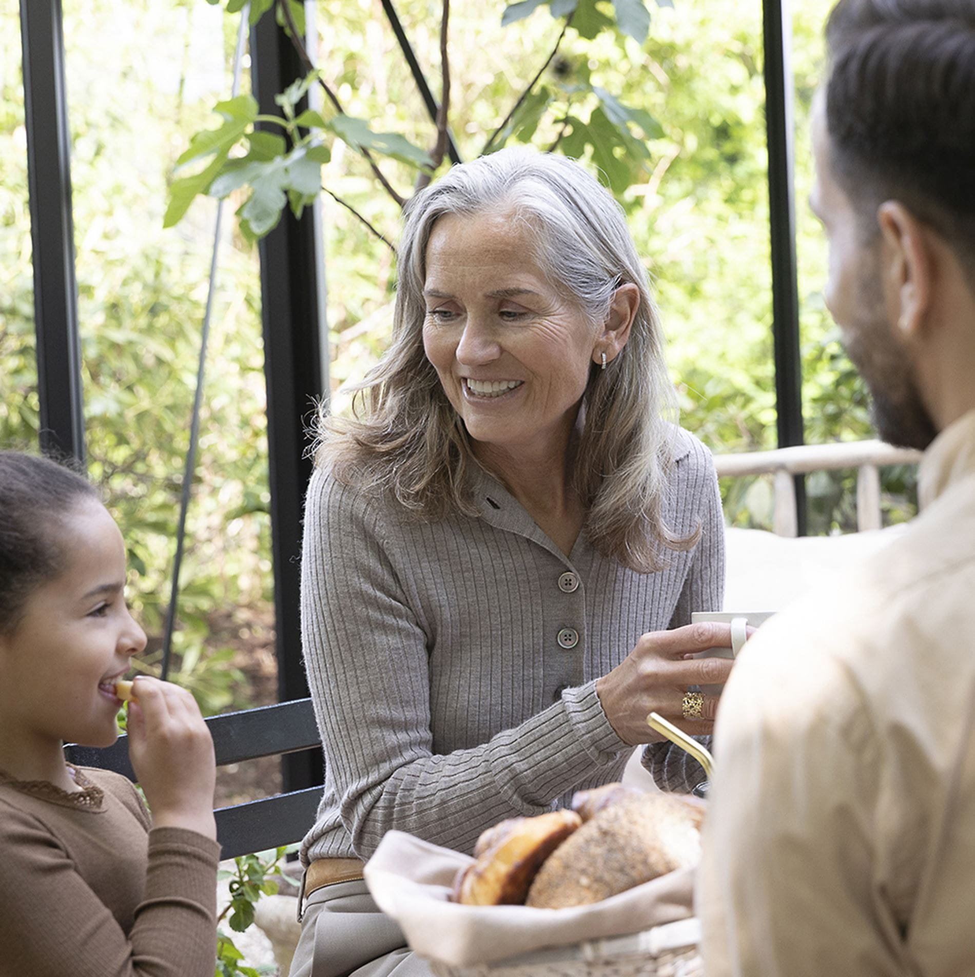 MOMENT_BOOST_2_family-breakfast_V9I4366_1000x1000